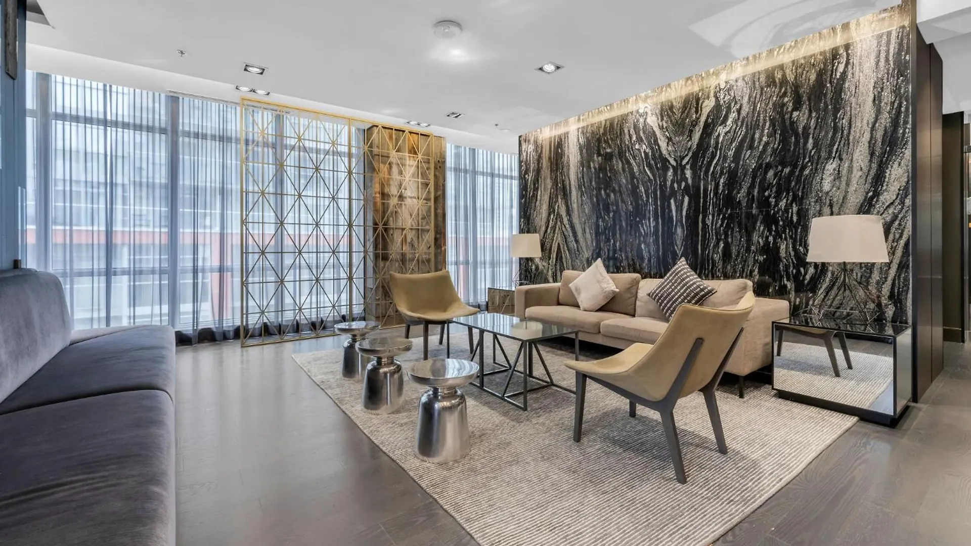 Deluxe 1Br Suite With Bird'S Eye Cn Tower Views Toronto Apartment