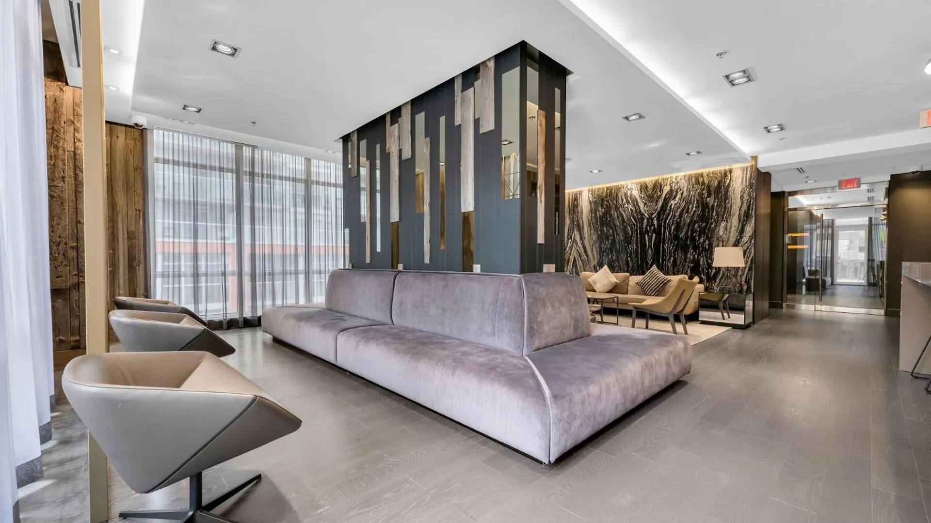 Deluxe 1Br Suite With Bird'S Eye Cn Tower Views Toronto Apartment