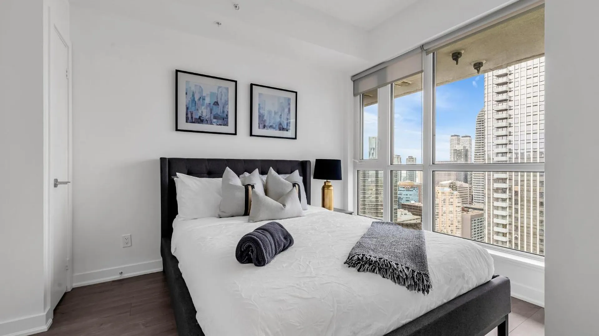 Deluxe 1Br Suite With Bird'S Eye Cn Tower Views Toronto