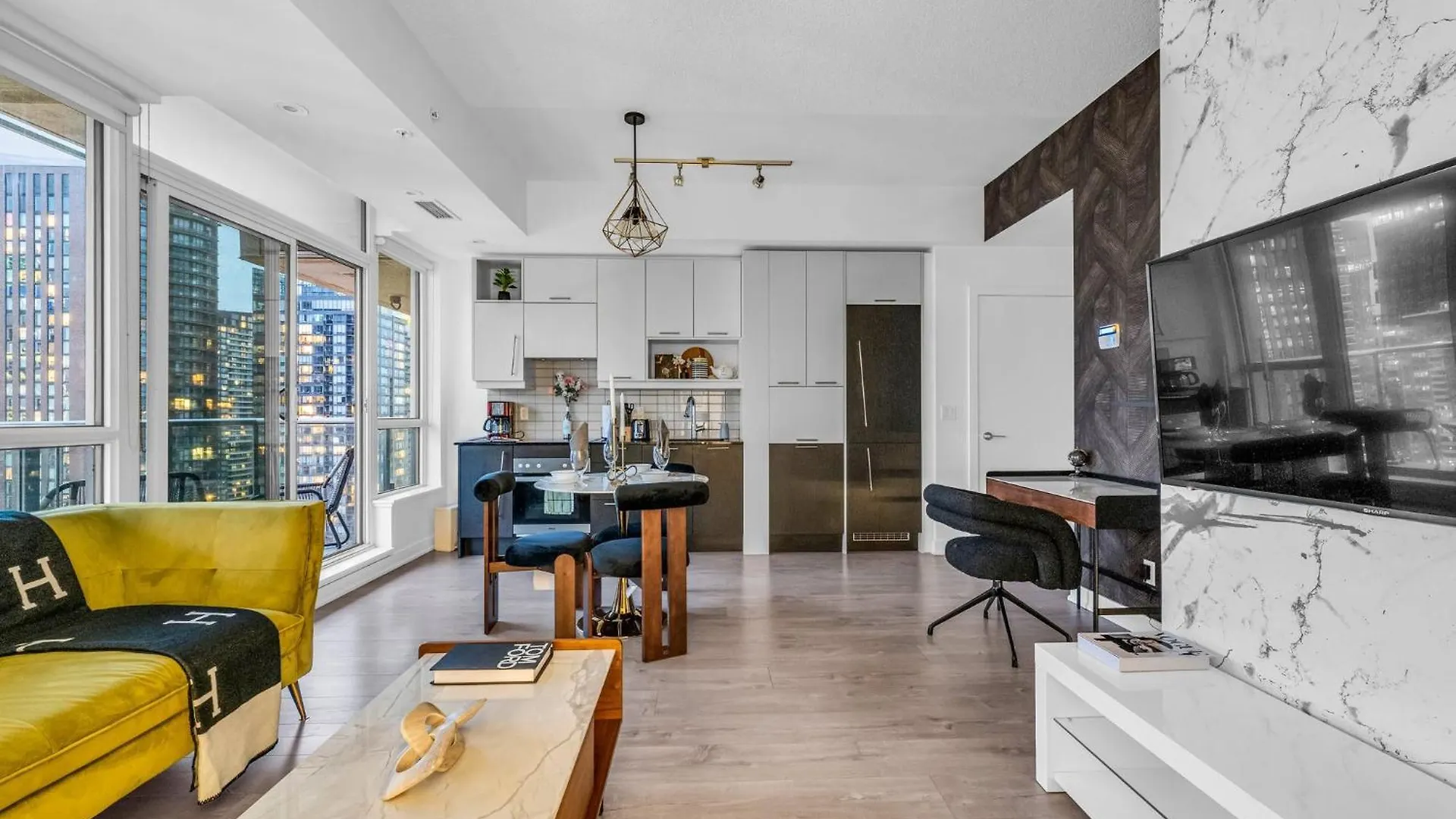 Apartment Deluxe 1Br Suite With Bird'S Eye Cn Tower Views Toronto