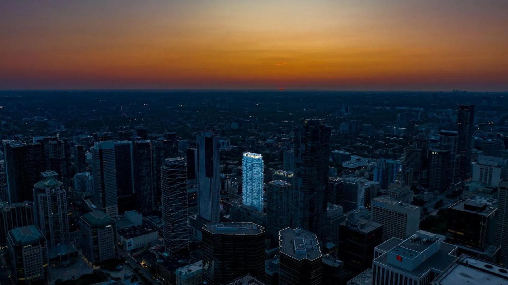 Deluxe 1Br Suite With Bird'S Eye Cn Tower Views Toronto Apartment