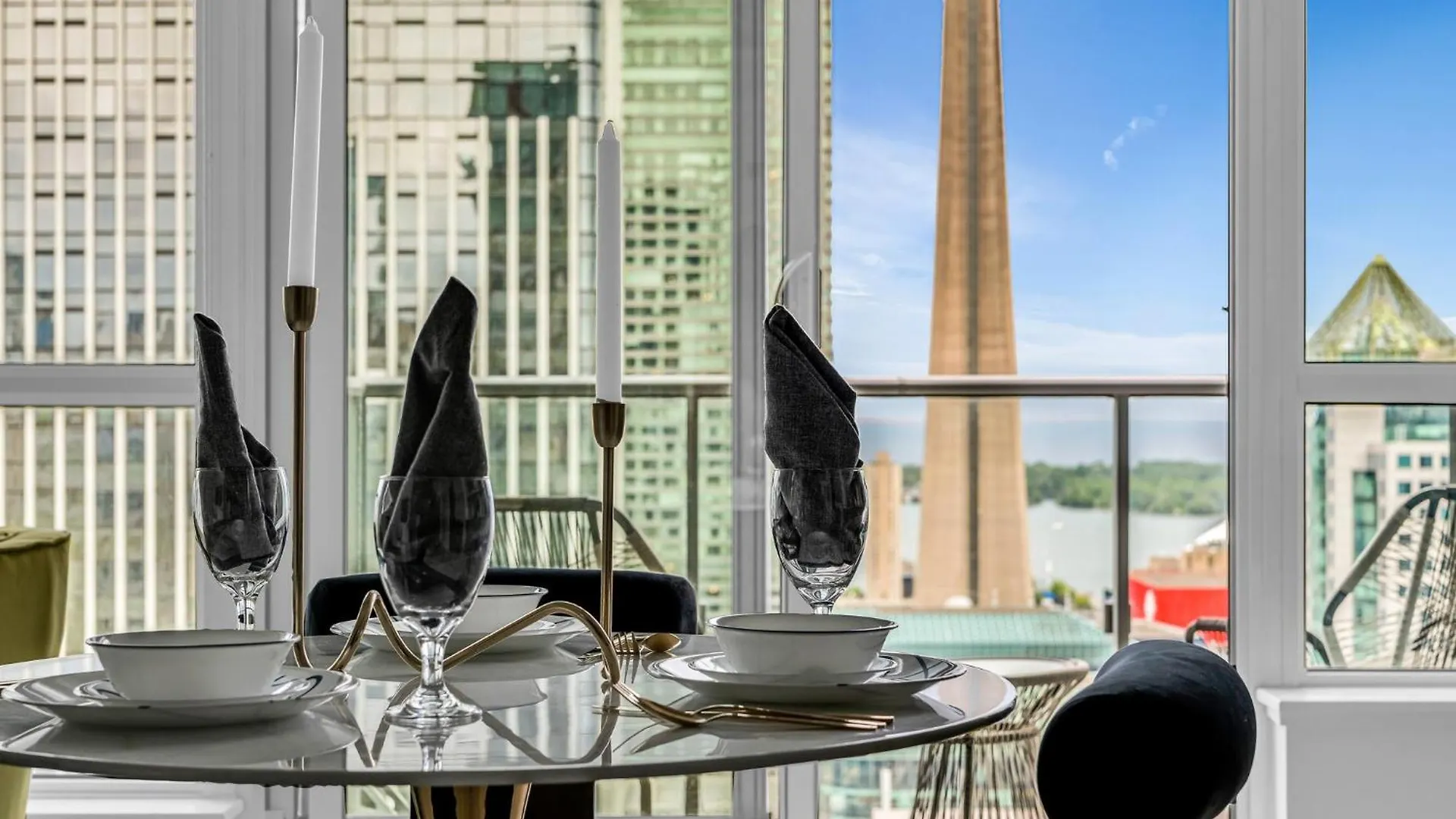 Apartment Deluxe 1Br Suite With Bird'S Eye Cn Tower Views Toronto Canada