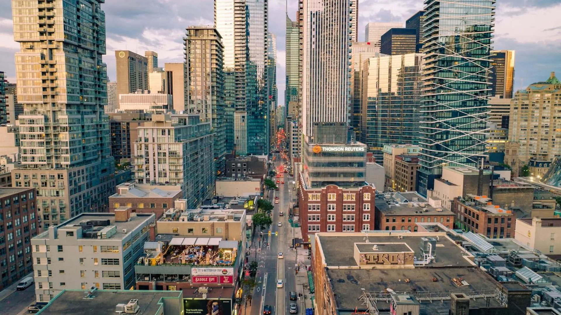 Deluxe 1Br Suite With Bird'S Eye Cn Tower Views Toronto