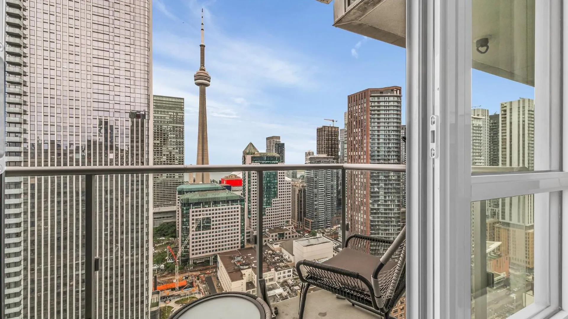 Apartment Deluxe 1Br Suite With Bird'S Eye Cn Tower Views Toronto