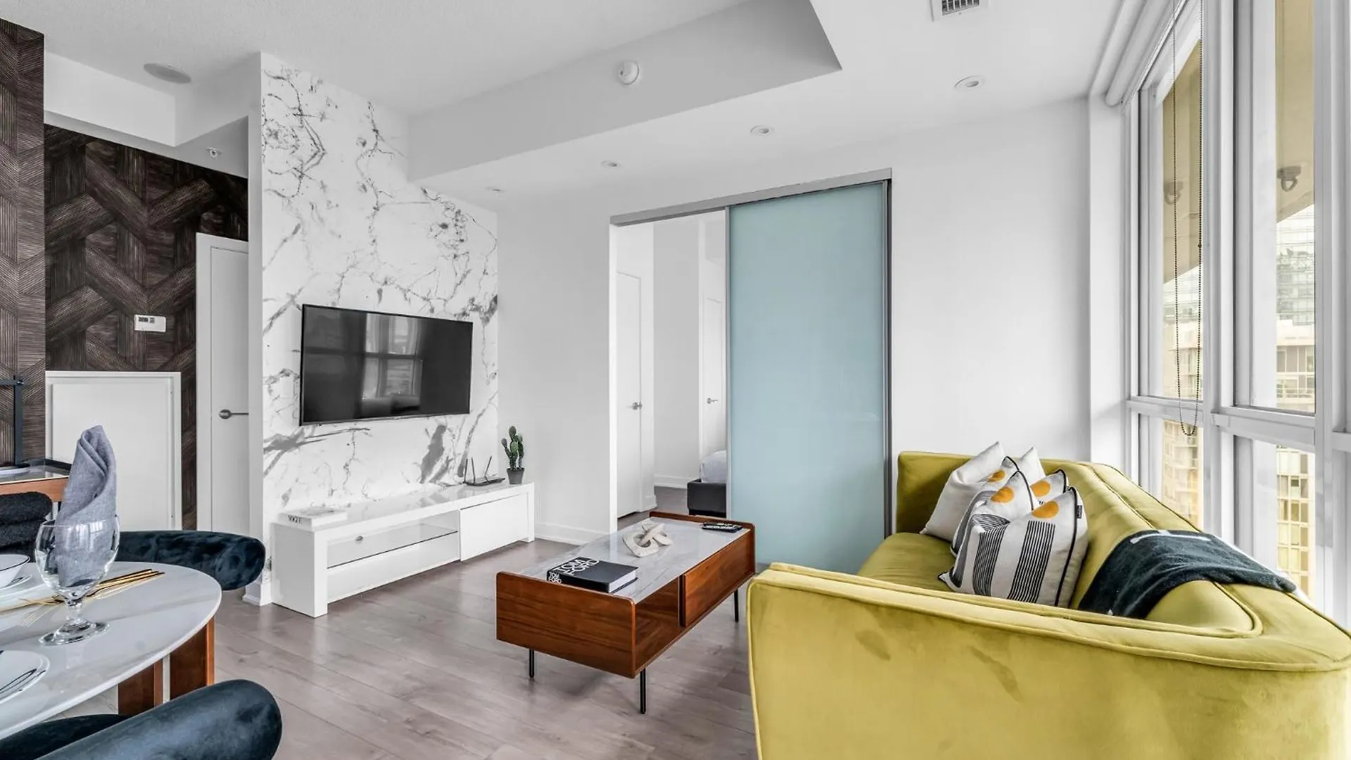 Apartment Deluxe 1Br Suite With Bird'S Eye Cn Tower Views Toronto